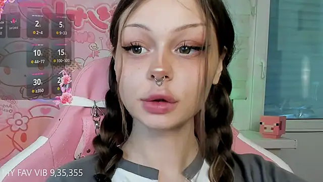 Snapshot of shy_melony chatting on 03.10.26 shy melony online show from 03.10.26