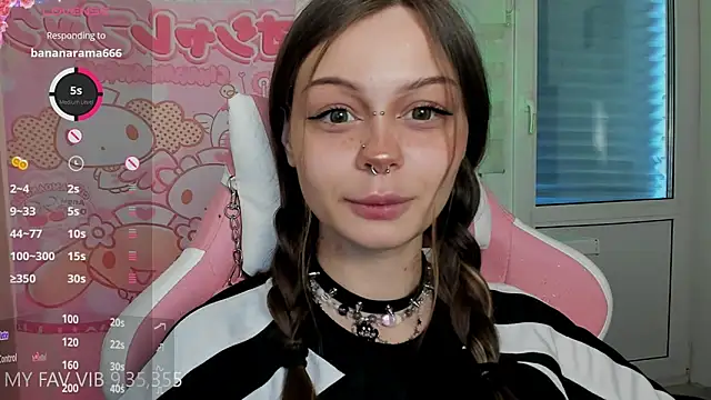 Snapshot of shy_melony chatting on 03.22.26 shy melony online show from 03.22.26