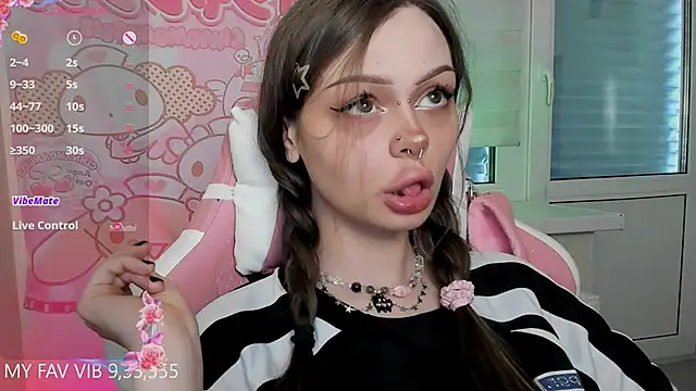 Snapshot of shy_melony chatting on 03.26.26 shy melony online show from 03.26.26