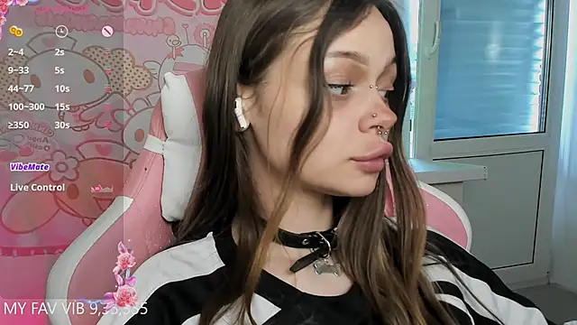 Snapshot of shy_melony chatting on 03.31.26 shy melony online show from 03.31.26