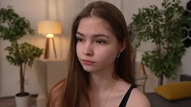 Snapshot of CherrylReid chatting on 12.14.24 CherrylReid online show from 12.14.24