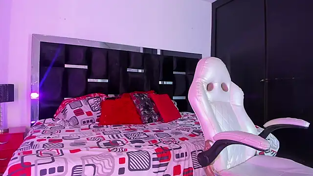 Tasha Sant online show from 11.25.25