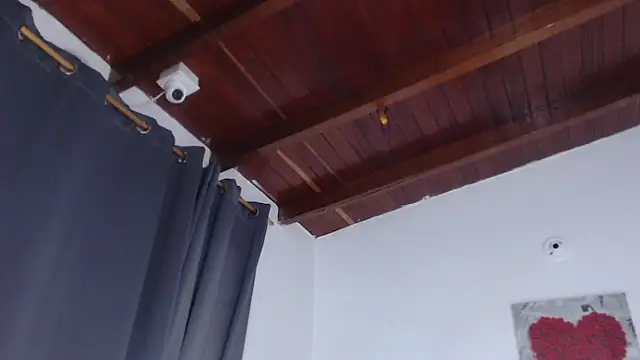 Amara Red online show from 10.08.25