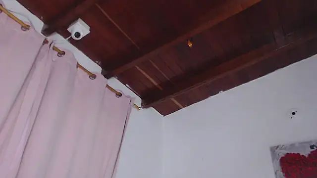 Amara Red online show from 10.15.25