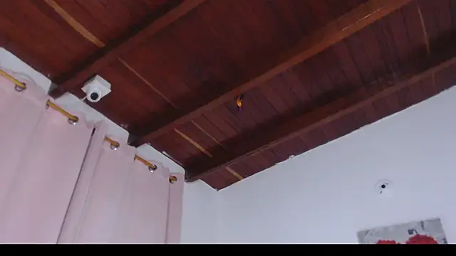 Snapshot of Amara_Red chatting on 04.08.26 Amara Red online show from 04.08.26