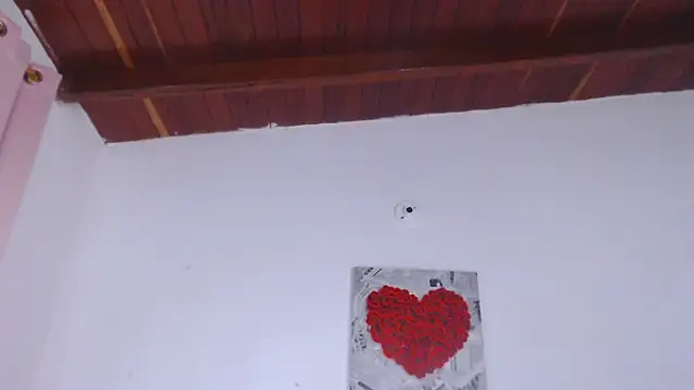 Snapshot of Amara_Red chatting on 04.09.26 Amara Red online show from 04.09.26