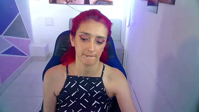 Snapshot of Ruby_Your_Milf chatting on 01.14.25 Ruby Your Milf online show from 01.14.25