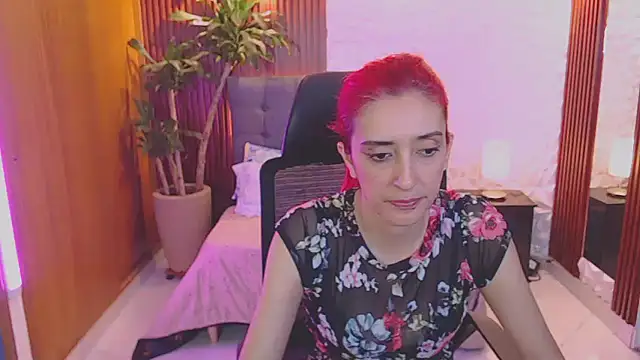 Snapshot of Ruby_Your_Milf chatting on 02.26.25 Ruby Your Milf online show from 02.26.25