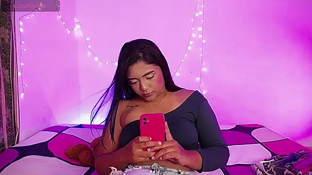 DIANEE 01 online show from 02.27.25