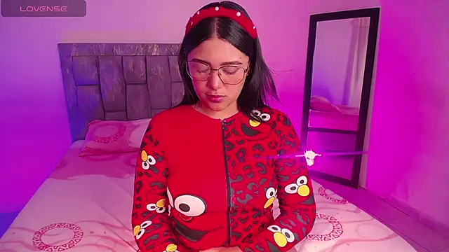 DIANEE 01 online show from 11.04.25