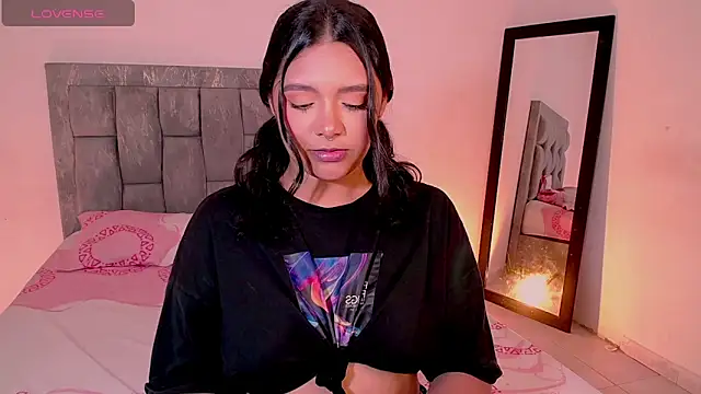 DIANEE 01 online show from 02.28.26