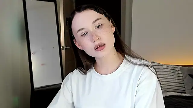 Stella Sunny online show from 02.24.26