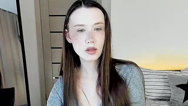 Stella Sunny online show from 03.11.26