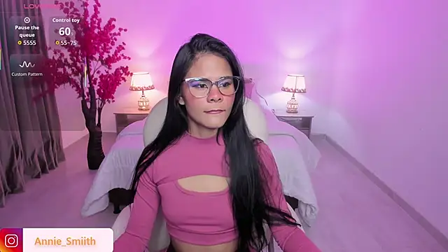 anniie smith online show from 11.14.25