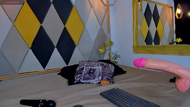 SamanthaFerrer  online show from 03.13.25