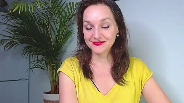 Snapshot of AliciaDesire chatting on 12.09.24 AliciaDesire online show from 12.09.24