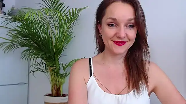 Snapshot of AliciaDesire chatting on 01.20.25 AliciaDesire online show from 01.20.25