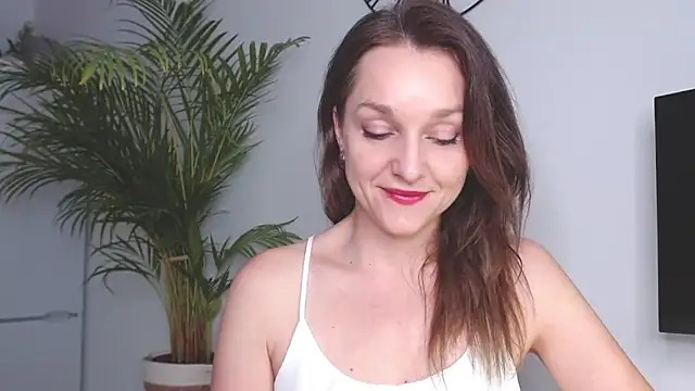 Snapshot of AliciaDesire chatting on 01.22.25 AliciaDesire online show from 01.22.25