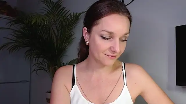 Snapshot of AliciaDesire chatting on 01.23.25 AliciaDesire online show from 01.23.25