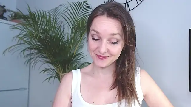 Snapshot of AliciaDesire chatting on 02.03.25 AliciaDesire online show from 02.03.25