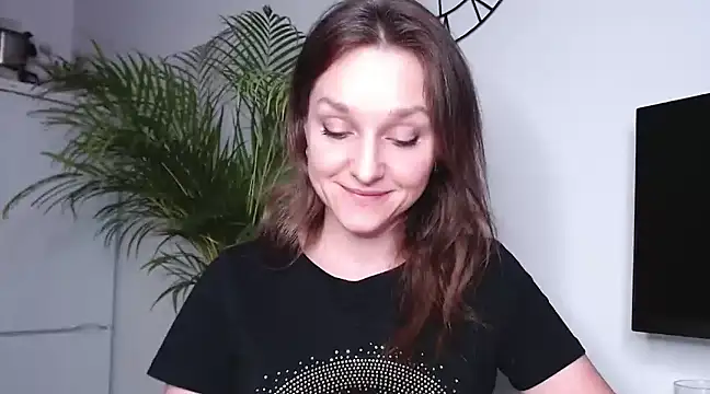 Snapshot of AliciaDesire chatting on 02.18.25 AliciaDesire online show from 02.18.25