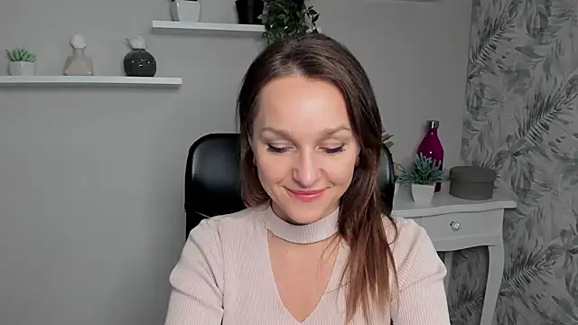 Snapshot of AliciaDesire chatting on 02.20.25 AliciaDesire online show from 02.20.25