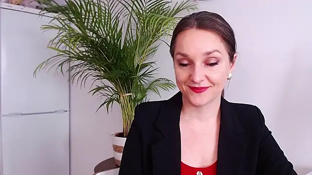 Snapshot of AliciaDesire chatting on 03.05.25 AliciaDesire online show from 03.05.25