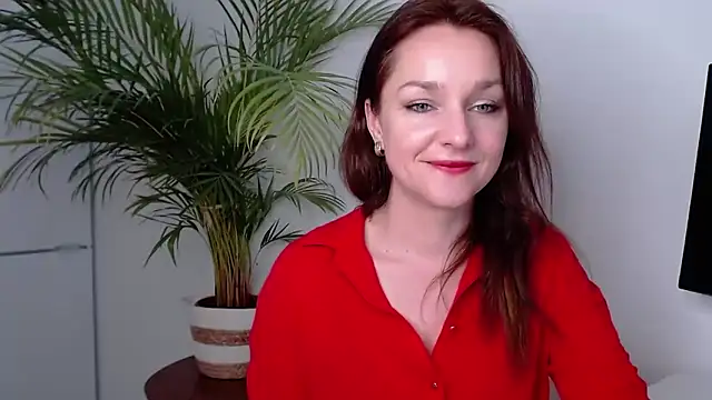 Snapshot of AliciaDesire chatting on 03.11.25 AliciaDesire online show from 03.11.25