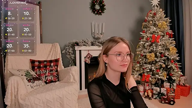 IsabellaTorrance online show from 12.08.24