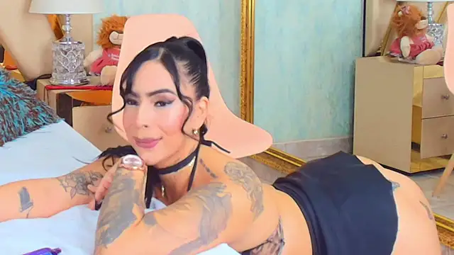 GiahDaniels online show from 02.22.25