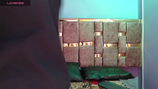 ling ling24 online show from 01.20.25