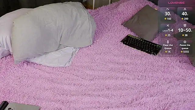 Victoria Thomsons1 online show from 03.19.25