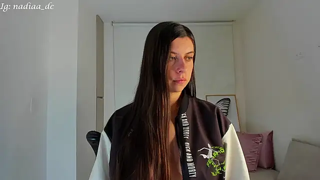 Nadiaa  online show from 01.22.25