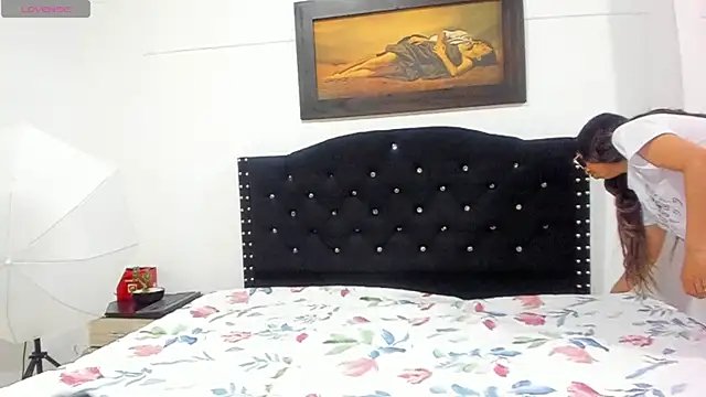 Vahiolet smith online show from 12.05.25