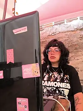 Snapshot of Fun_Everywhere chatting on 04.02.26 Fun Everywhere online show from 04.02.26