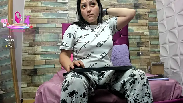 KataleyaStiward online show from 12.01.25