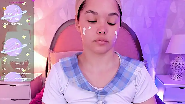Snapshot of angeline_teen chatting on 06.08.26 angeline teen online show from 06.08.26