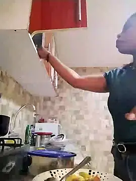 Snapshot of Lizeth_rey1 chatting on 12.19.24 Lizeth rey1 online show from 12.19.24