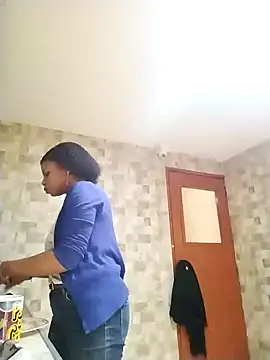 Snapshot of Lizeth_rey1 chatting on 12.29.24 Lizeth rey1 online show from 12.29.24