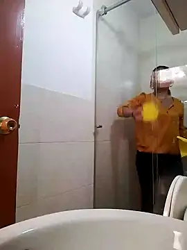 Snapshot of Lizeth_rey1 chatting on 01.27.25 Lizeth rey1 online show from 01.27.25