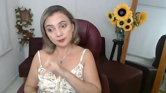 Snapshot of Ghada_milf chatting on 06.22.26 Ghada milf online show from 06.22.26