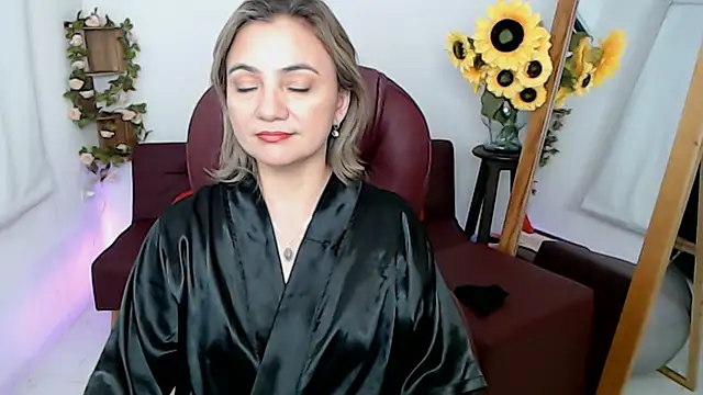 Snapshot of Ghada_milf chatting on 06.29.26 Ghada milf online show from 06.29.26