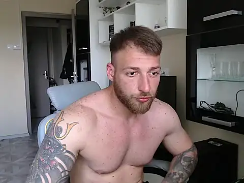 Snapshot of Alusca chatting on 05.19.26 Alusca online show from 05.19.26