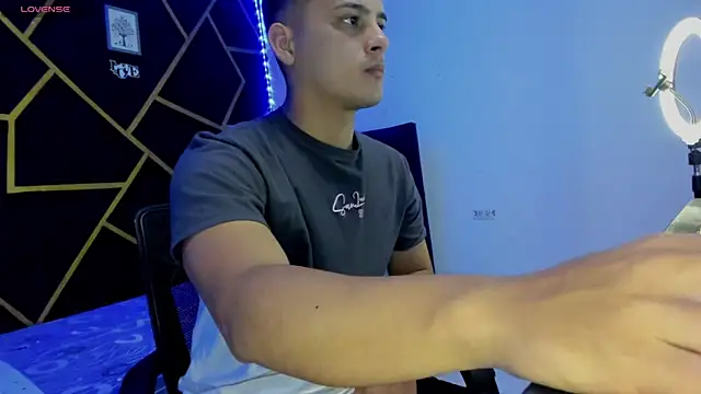 Snapshot of JANER_03 chatting on 12.12.24 JANER 03 online show from 12.12.24