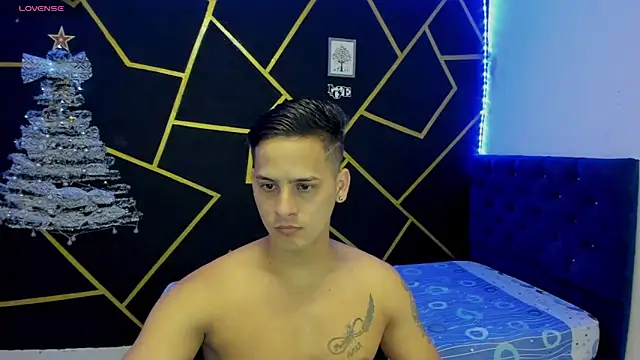 Snapshot of JANER_03 chatting on 12.13.24 JANER 03 online show from 12.13.24