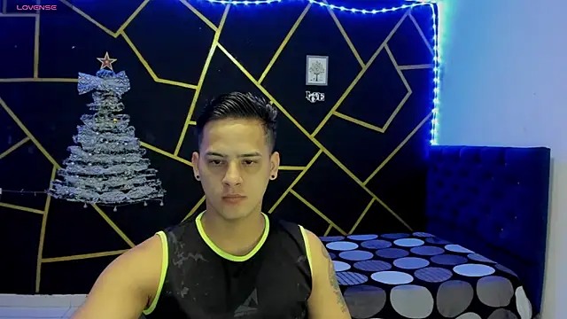 Snapshot of JANER_03 chatting on 12.17.24 JANER 03 online show from 12.17.24