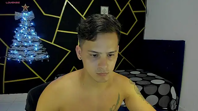 Snapshot of JANER_03 chatting on 12.18.24 JANER 03 online show from 12.18.24