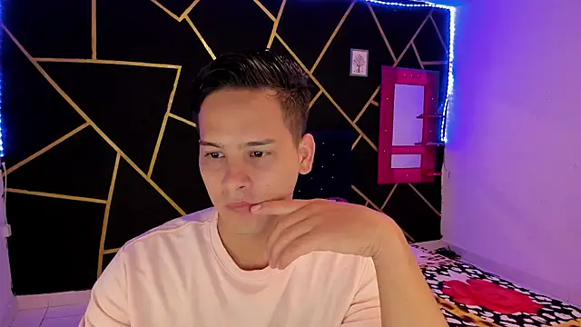 Snapshot of JANER_03 chatting on 03.17.25 JANER 03 online show from 03.17.25