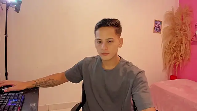 Snapshot of JANER_03 chatting on 10.10.25 JANER 03 online show from 10.10.25