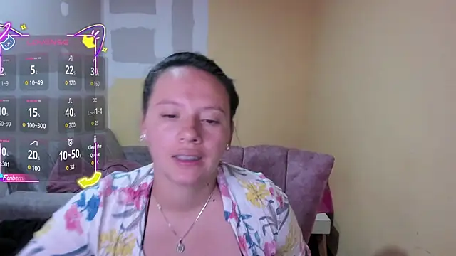 Snapshot of lauraguzman chatting on 04.22.26 lauraguzman online show from 04.22.26